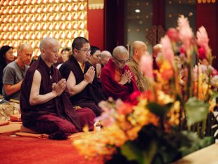 Thaye Dorje, His Holiness the 17th Gyalwa Karmapa, visits Karma Kagyu Buddhist Centre (KKBC) in Singapore, 2025. Photo: Tokpa Korlo.