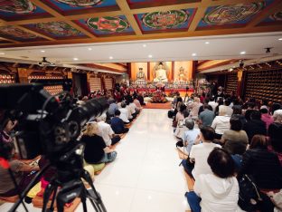 Thaye Dorje, His Holiness the 17th Gyalwa Karmapa, visits Karma Kagyu Buddhist Centre (KKBC) in Singapore, 2025. Photo: Tokpa Korlo.