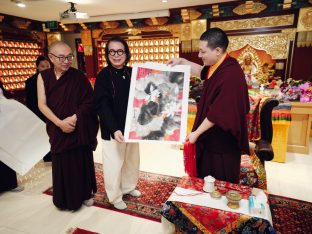 Thaye Dorje, His Holiness the 17th Gyalwa Karmapa, visits Karma Kagyu Buddhist Centre (KKBC) in Singapore, 2025. Photo: Tokpa Korlo.