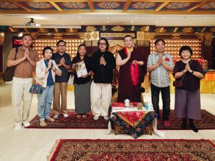 Thaye Dorje, His Holiness the 17th Gyalwa Karmapa, visits Karma Kagyu Buddhist Centre (KKBC) in Singapore, 2025. Photo: Tokpa Korlo.