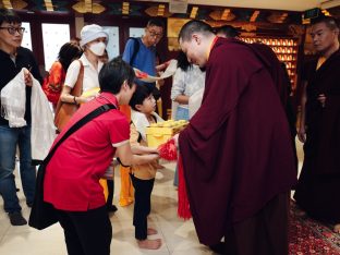 Thaye Dorje, His Holiness the 17th Gyalwa Karmapa, visits Karma Kagyu Buddhist Centre (KKBC) in Singapore, 2025. Photo: Tokpa Korlo.
