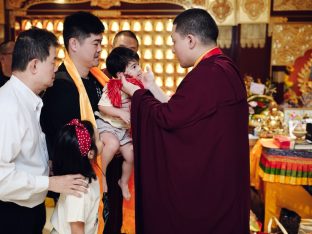 Thaye Dorje, His Holiness the 17th Gyalwa Karmapa, visits Karma Kagyu Buddhist Centre (KKBC) in Singapore, 2025. Photo: Tokpa Korlo.