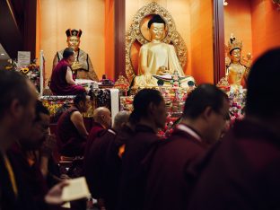 Thaye Dorje, His Holiness the 17th Gyalwa Karmapa, visits Karma Kagyu Buddhist Centre (KKBC) in Singapore, 2025. Photo: Tokpa Korlo.
