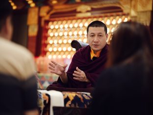 Thaye Dorje, His Holiness the 17th Gyalwa Karmapa, visits Karma Kagyu Buddhist Centre (KKBC) in Singapore, 2025. Photo: Tokpa Korlo.