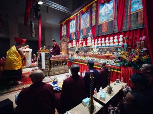 Thaye Dorje, His Holiness the 17th Gyalwa Karmapa, visits Karma Kagyu Buddhist Centre (KKBC) in Singapore, 2025. Photo: Tokpa Korlo.
