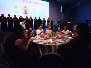 Thaye Dorje, His Holiness the 17th Gyalwa Karmapa, visits Karma Kagyu Buddhist Centre (KKBC) in Singapore, 2025. Photo: Tokpa Korlo.