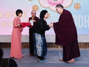 Thaye Dorje, His Holiness the 17th Gyalwa Karmapa, visits Karma Kagyu Buddhist Centre (KKBC) in Singapore, 2025. Photo: Tokpa Korlo.