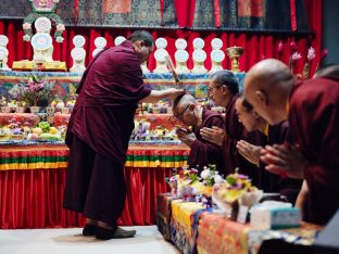 Thaye Dorje, His Holiness the 17th Gyalwa Karmapa, visits Karma Kagyu Buddhist Centre (KKBC) in Singapore, 2025. Photo: Tokpa Korlo.