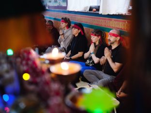 Thaye Dorje, His Holiness the 17th Gyalwa Karmapa, visits Dhagpo Sheydrub Ling. Photo: Tokpa Korlo