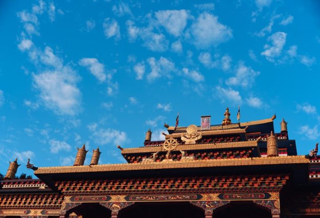 Thaye Dorje, His Holiness the 17th Gyalwa Karmapa, visits Dhagpo Sheydrub Ling. Photo: Tokpa Korlo