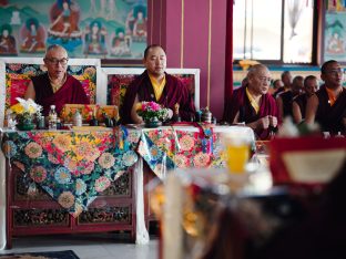 Thaye Dorje, His Holiness the 17th Gyalwa Karmapa, visits Dhagpo Sheydrub Ling. Photo: Tokpa Korlo