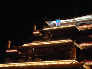 Thaye Dorje, His Holiness the 17th Gyalwa Karmapa, visits Dhagpo Sheydrub Ling. Photo: Tokpa Korlo