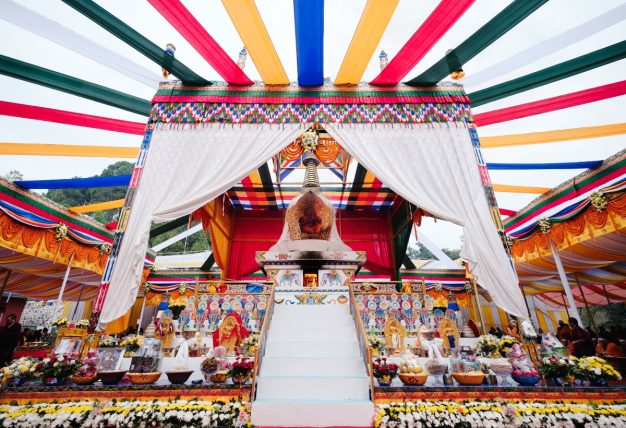 Thaye Dorje, His Holiness the 17th Gyalwa Karmapa, visits Dhagpo Sheydrub Ling. Photo: Tokpa Korlo