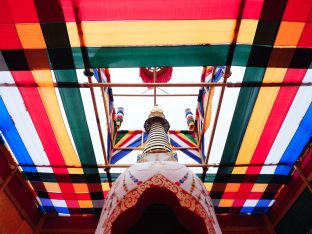 Thaye Dorje, His Holiness the 17th Gyalwa Karmapa, visits Dhagpo Sheydrub Ling. Photo: Tokpa Korlo