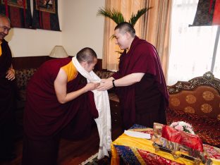 Thaye Dorje, His Holiness the 17th Gyalwa Karmapa, visits Dhagpo Sheydrub Ling. Photo: Tokpa Korlo