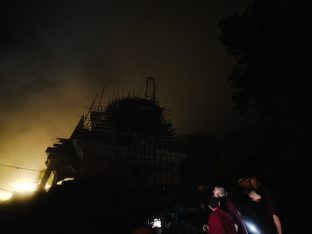 Thaye Dorje, His Holiness the 17th Gyalwa Karmapa, visits Dhagpo Sheydrub Ling. Photo: Tokpa Korlo