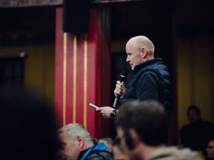 Thaye Dorje, His Holiness the 17th Gyalwa Karmapa, taught at the Public Meditation Course at the Karmapa International Buddhist Institute, 2025. Photo: Tokpa Korlo