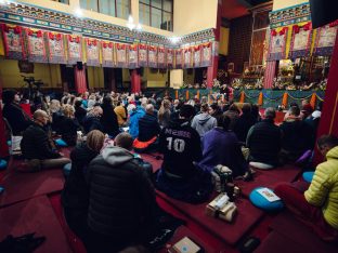 Thaye Dorje, His Holiness the 17th Gyalwa Karmapa, taught at the Public Meditation Course at the Karmapa International Buddhist Institute, 2025. Photo: Tokpa Korlo