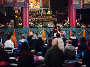 Thaye Dorje, His Holiness the 17th Gyalwa Karmapa, taught at the Public Meditation Course at the Karmapa International Buddhist Institute, 2025. Photo: Tokpa Korlo