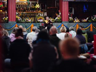 Thaye Dorje, His Holiness the 17th Gyalwa Karmapa, taught at the Public Meditation Course at the Karmapa International Buddhist Institute, 2025. Photo: Tokpa Korlo