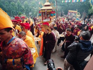 Thaye Dorje, His Holiness the 17th Gyalwa Karmapa, receives the Kudung of his father, the eminent spiritual master His Eminence the 3rd Jamgon Ju Mipham Namgyal Gyatso Tshojung Gyepe Dorje, at the Karmapa International Buddhist Institute in New Delhi. Photo: Tokpa Korlo.