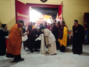 Thaye Dorje, His Holiness the 17th Gyalwa Karmapa, receives the Kudung of his father, the eminent spiritual master His Eminence the 3rd Jamgon Ju Mipham Namgyal Gyatso Tshojung Gyepe Dorje, at the Karmapa International Buddhist Institute in New Delhi. Photo: Tokpa Korlo.
