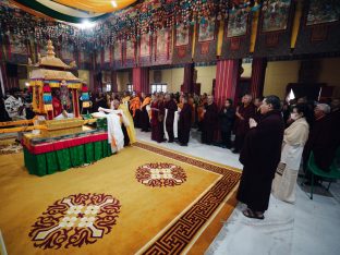 Thaye Dorje, His Holiness the 17th Gyalwa Karmapa, receives the Kudung of his father, the eminent spiritual master His Eminence the 3rd Jamgon Ju Mipham Namgyal Gyatso Tshojung Gyepe Dorje, at the Karmapa International Buddhist Institute in New Delhi. Photo: Tokpa Korlo.