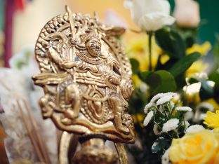 Thaye Dorje, His Holiness the 17th Gyalwa Karmapa, receives the Kudung of his father, the eminent spiritual master His Eminence the 3rd Jamgon Ju Mipham Namgyal Gyatso Tshojung Gyepe Dorje, at the Karmapa International Buddhist Institute in New Delhi. Photo: Tokpa Korlo.