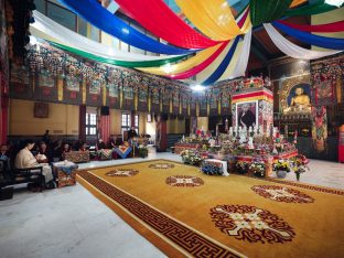 Thaye Dorje, His Holiness the 17th Gyalwa Karmapa, receives the Kudung of his father, the eminent spiritual master His Eminence the 3rd Jamgon Ju Mipham Namgyal Gyatso Tshojung Gyepe Dorje, at the Karmapa International Buddhist Institute in New Delhi. Photo: Tokpa Korlo.