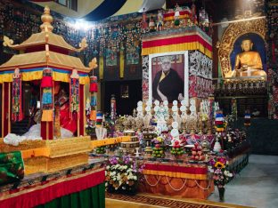 Thaye Dorje, His Holiness the 17th Gyalwa Karmapa, receives the Kudung of his father, the eminent spiritual master His Eminence the 3rd Jamgon Ju Mipham Namgyal Gyatso Tshojung Gyepe Dorje, at the Karmapa International Buddhist Institute in New Delhi. Photo: Tokpa Korlo.