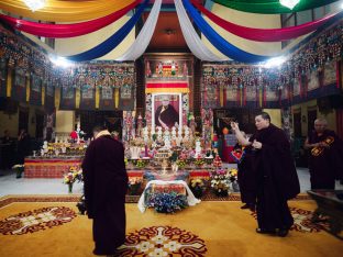 Thaye Dorje, His Holiness the 17th Gyalwa Karmapa, receives the Kudung of his father, the eminent spiritual master His Eminence the 3rd Jamgon Ju Mipham Namgyal Gyatso Tshojung Gyepe Dorje, at the Karmapa International Buddhist Institute in New Delhi. Photo: Tokpa Korlo.