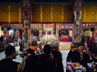 Pujas for His Eminence the 3rd Jamgon Ju Mipham Namgyal Gyatso Tshojung Gyepe Dorje, presided over by Thaye Dorje, His Holiness the 17th Gyalwa Karmapa. Photo: Tokpa Korlo.