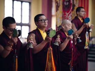 Pujas for His Eminence the 3rd Jamgon Ju Mipham Namgyal Gyatso Tshojung Gyepe Dorje, presided over by Thaye Dorje, His Holiness the 17th Gyalwa Karmapa. Photo: Tokpa Korlo.