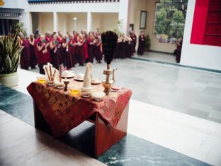 Pujas for His Eminence the 3rd Jamgon Ju Mipham Namgyal Gyatso Tshojung Gyepe Dorje, presided over by Thaye Dorje, His Holiness the 17th Gyalwa Karmapa. Photo: Tokpa Korlo.