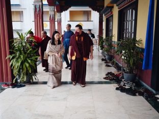 Pujas for His Eminence the 3rd Jamgon Ju Mipham Namgyal Gyatso Tshojung Gyepe Dorje, presided over by Thaye Dorje, His Holiness the 17th Gyalwa Karmapa. Photo: Tokpa Korlo.
