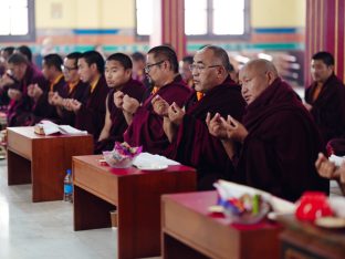 Pujas for His Eminence the 3rd Jamgon Ju Mipham Namgyal Gyatso Tshojung Gyepe Dorje, presided over by Thaye Dorje, His Holiness the 17th Gyalwa Karmapa. Photo: Tokpa Korlo.
