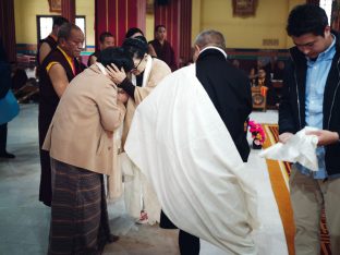 Pujas for His Eminence the 3rd Jamgon Ju Mipham Namgyal Gyatso Tshojung Gyepe Dorje, presided over by Thaye Dorje, His Holiness the 17th Gyalwa Karmapa. Photo: Tokpa Korlo.