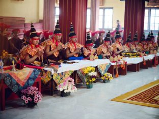 Pujas for His Eminence the 3rd Jamgon Ju Mipham Namgyal Gyatso Tshojung Gyepe Dorje, presided over by Thaye Dorje, His Holiness the 17th Gyalwa Karmapa. Photo: Tokpa Korlo.
