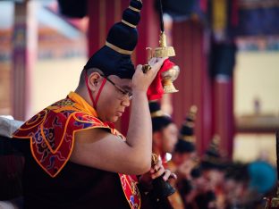 Pujas for His Eminence the 3rd Jamgon Ju Mipham Namgyal Gyatso Tshojung Gyepe Dorje, presided over by Thaye Dorje, His Holiness the 17th Gyalwa Karmapa. Photo: Tokpa Korlo.