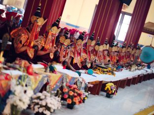 Pujas for His Eminence the 3rd Jamgon Ju Mipham Namgyal Gyatso Tshojung Gyepe Dorje, presided over by Thaye Dorje, His Holiness the 17th Gyalwa Karmapa. Photo: Tokpa Korlo.