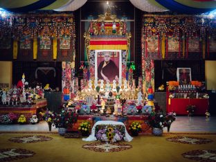 Pujas for His Eminence the 3rd Jamgon Ju Mipham Namgyal Gyatso Tshojung Gyepe Dorje, presided over by Thaye Dorje, His Holiness the 17th Gyalwa Karmapa. Photo: Tokpa Korlo.