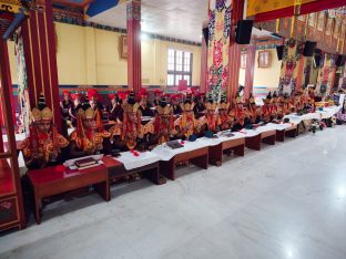 Pujas for His Eminence the 3rd Jamgon Ju Mipham Namgyal Gyatso Tshojung Gyepe Dorje, presided over by Thaye Dorje, His Holiness the 17th Gyalwa Karmapa. Photo: Tokpa Korlo.