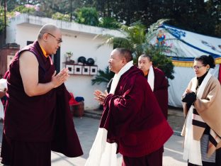 Pujas for His Eminence the 3rd Jamgon Ju Mipham Namgyal Gyatso Tshojung Gyepe Dorje, presided over by Thaye Dorje, His Holiness the 17th Gyalwa Karmapa. Photo: Tokpa Korlo.