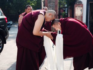 Pujas for His Eminence the 3rd Jamgon Ju Mipham Namgyal Gyatso Tshojung Gyepe Dorje, presided over by Thaye Dorje, His Holiness the 17th Gyalwa Karmapa. Photo: Tokpa Korlo.