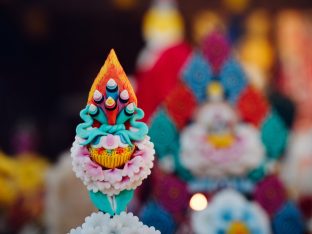 Pujas for His Eminence the 3rd Jamgon Ju Mipham Namgyal Gyatso Tshojung Gyepe Dorje, presided over by Thaye Dorje, His Holiness the 17th Gyalwa Karmapa. Photo: Tokpa Korlo.