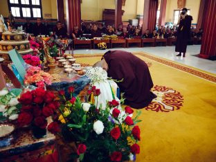 Pujas for His Eminence the 3rd Jamgon Ju Mipham Namgyal Gyatso Tshojung Gyepe Dorje, presided over by Thaye Dorje, His Holiness the 17th Gyalwa Karmapa. Photo: Tokpa Korlo.