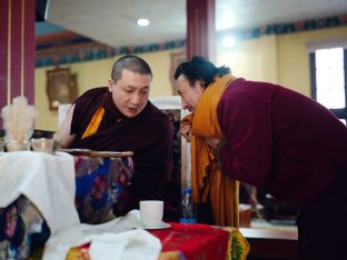 Pujas for His Eminence the 3rd Jamgon Ju Mipham Namgyal Gyatso Tshojung Gyepe Dorje, presided over by Thaye Dorje, His Holiness the 17th Gyalwa Karmapa. Photo: Tokpa Korlo.