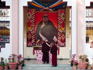 Pujas for His Eminence the 3rd Jamgon Ju Mipham Namgyal Gyatso Tshojung Gyepe Dorje, presided over by Thaye Dorje, His Holiness the 17th Gyalwa Karmapa. Photo: Tokpa Korlo.