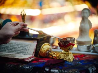 Pujas for His Eminence the 3rd Jamgon Ju Mipham Namgyal Gyatso Tshojung Gyepe Dorje, presided over by Thaye Dorje, His Holiness the 17th Gyalwa Karmapa. Photo: Tokpa Korlo.