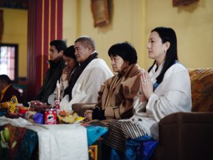 Pujas for His Eminence the 3rd Jamgon Ju Mipham Namgyal Gyatso Tshojung Gyepe Dorje, presided over by Thaye Dorje, His Holiness the 17th Gyalwa Karmapa. Photo: Tokpa Korlo.